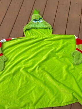 Grinch Universal Studios Illumination Blanket Snuggie